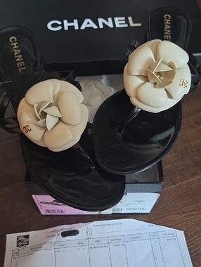 CHANEL Black Jelly Thong Sandals with Beige Camellia